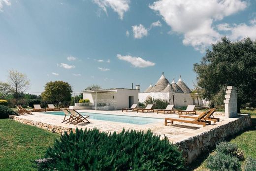 Luxury House for sale in Ostuni, 1 250 000 €, Photo 1