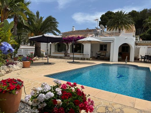 Luxury House for sale in Moraira, 745 000 €, Photo 1
