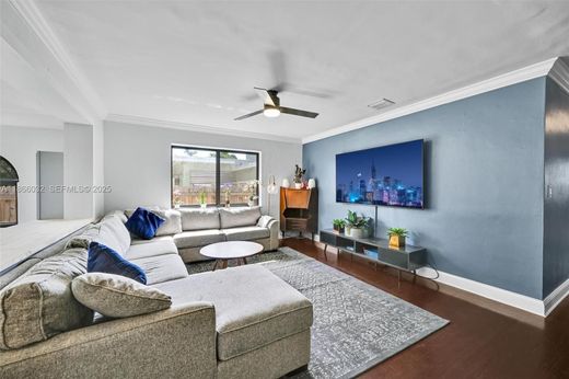 Luxury House for sale in Hollywood, 546 275 €, Photo 2