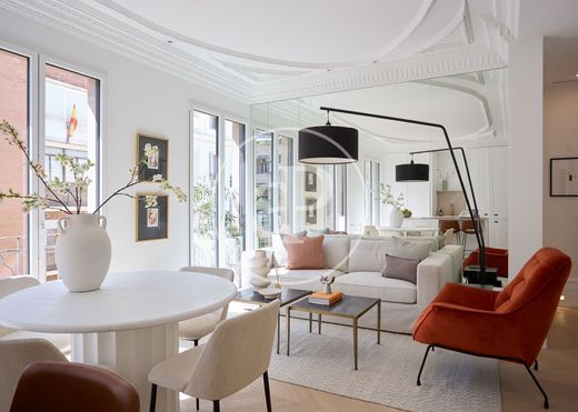 Luxury Apartment for sale in Madrid, 1 480 000 €, Photo 1