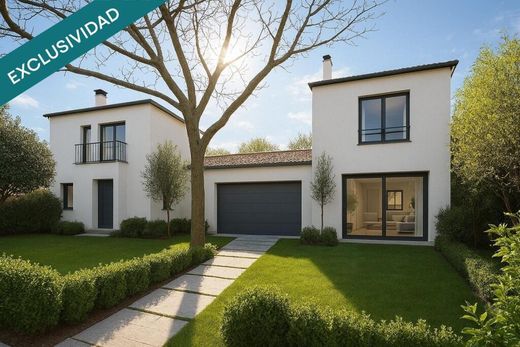 Luxury House for sale in Santiago de Compostela, 430 000 €, Photo 2