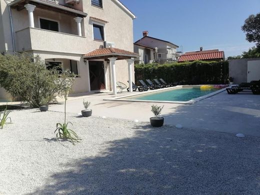 Luxury House for sale in Porec, 1 245 000 €, Photo 1
