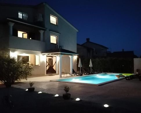 Luxury House for sale in Porec, 1 245 000 €, Photo 2