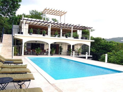 Luxury House for sale in Stannards, 1 876 195 €, Photo 1
