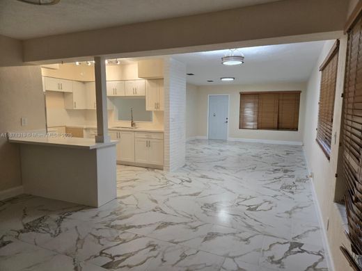 Luxury House for sale in Hollywood, 454 117 €, Photo 5