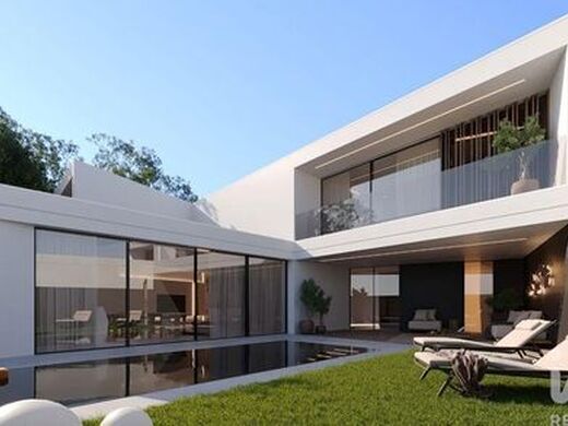 Luxury House for sale in Maia, 844 600 €, Photo 2