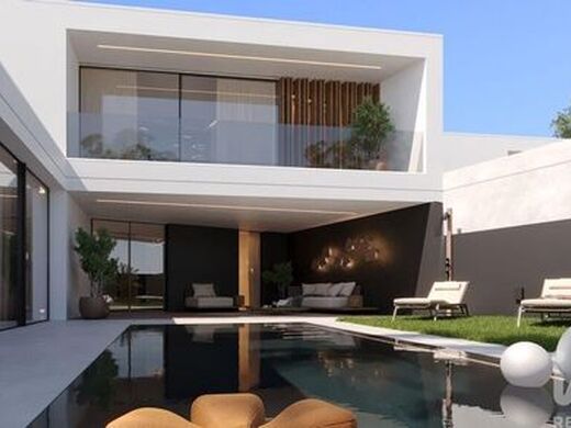 Luxury House for sale in Maia, 844 600 €, Photo 3