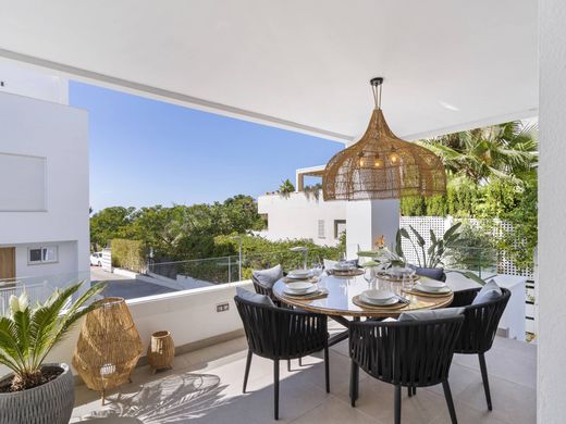 Maison de luxe à vendre à Marbella, 1 295 000 €, Photo 1