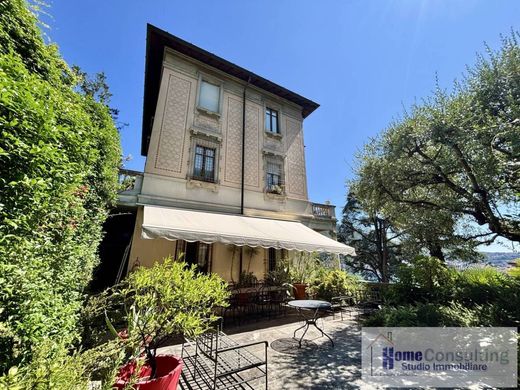 Luxury House for sale in Como, 1 800 000 €, Photo 1