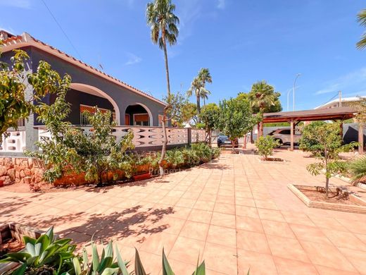 Luxury House for sale in Denia, 695 000 €, Photo 1