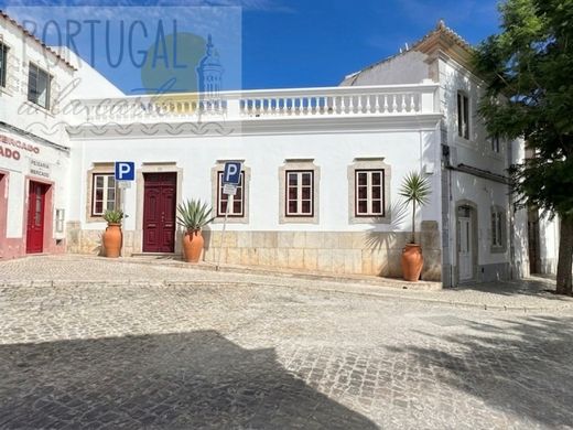 Luxury House for sale in Faro, 590 000 €, Photo 1