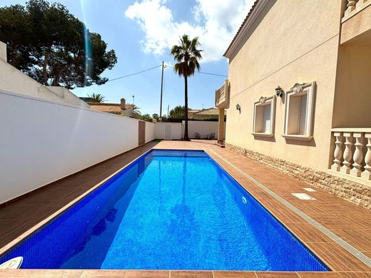 Maison de luxe à vendre à Cabo Roig, 910 000 €, Photo 3