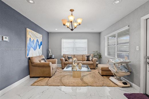 Luxury House for sale in Hollywood, 505 624 €, Photo 5