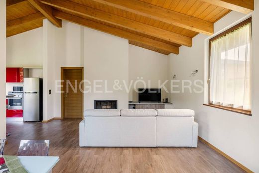 Maison de luxe à vendre à Angera, 695 000 €, Photo 2