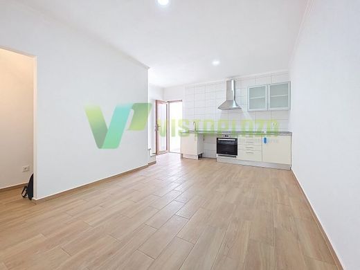 Luxury House for sale in Portimão, 425 000 €, Photo 1