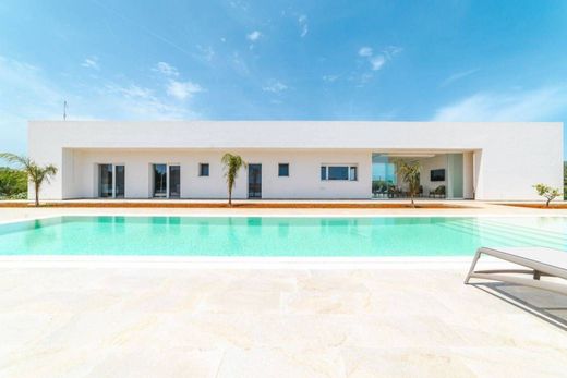Luxury House for sale in Carovigno, 845 000 €, Photo 1