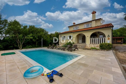 Luxury House for sale in Labin, 490 000 €, Photo 1