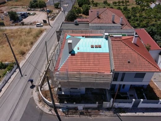 Luxury House for sale in Odivelas, 635 000 €, Photo 1