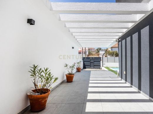 Maison de luxe à vendre à Charneca de Caparica, 629 000 €, Photo 2