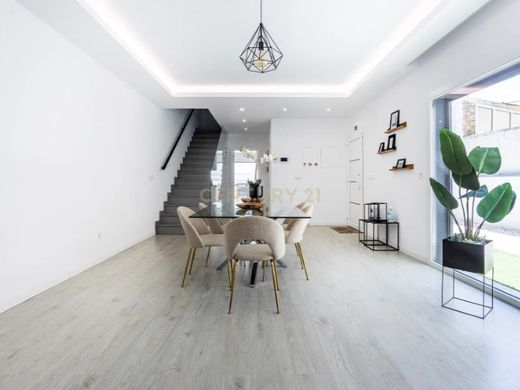 Maison de luxe à vendre à Charneca de Caparica, 629 000 €, Photo 4