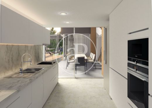 Luxury House for sale in Aravaca, 2 095 000 €, Photo 1