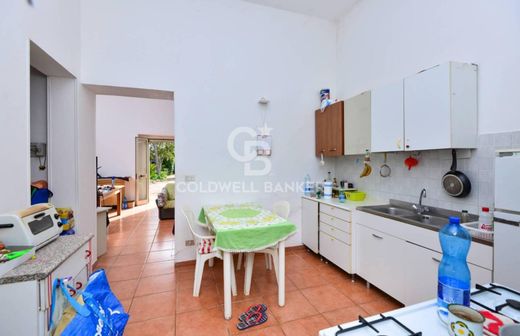 Maison de luxe à vendre à Cutrofiano, 440 000 €, Photo 5