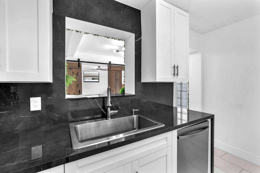 Luxury House for sale in Hollywood, 540 819 €, Photo 2