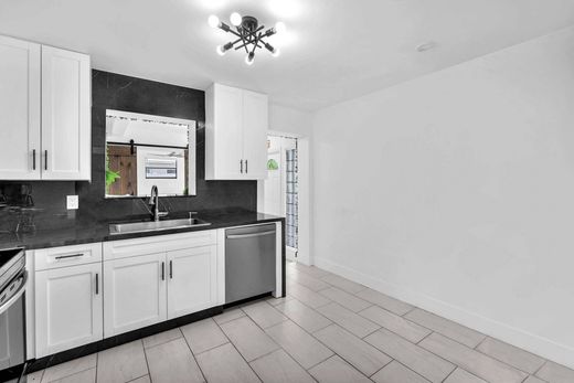 Luxury House for sale in Hollywood, 540 819 €, Photo 4