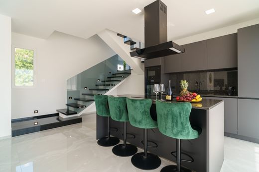 Luxury House for sale in Bribir, 850 000 €, Photo 5