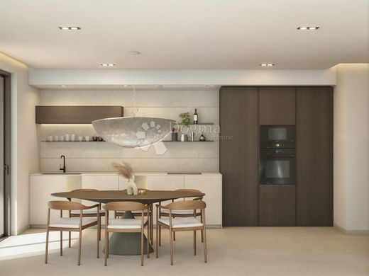 Luxury Apartment for sale in Rovinj, 795 000 €, Photo 4