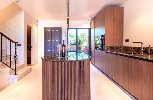 Luxury House for sale in Marbella, 1 995 000 €, Photo 7