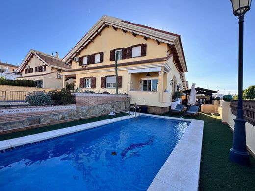 Luxury House for sale in Alhaurín de La Torre, 590 000 €, Photo 1