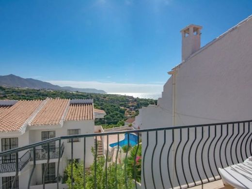Luxury House for sale in Nerja, 449 000 €, Photo 2