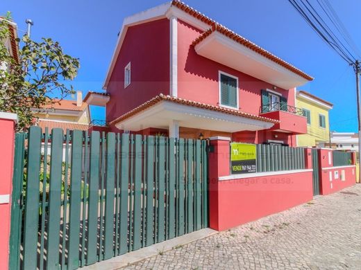 Maison de luxe à vendre à Odivelas, 665 000 €, Photo 2