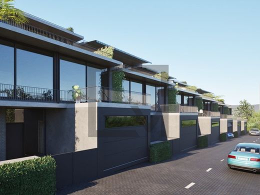 Luxury House for sale in Vila Nova de Gaia, 930 000 €, Photo 1