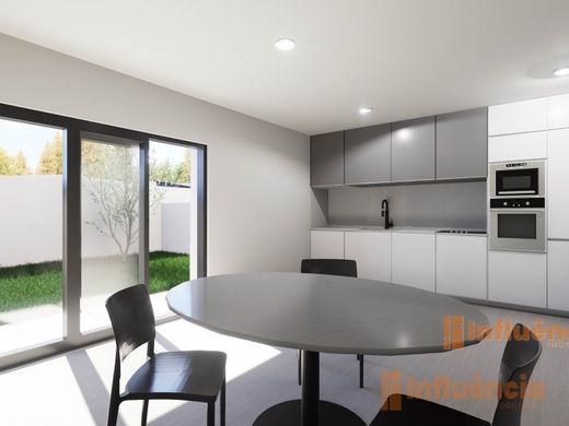 Maison de luxe à vendre à Covilhã, 440 000 €, Photo 2