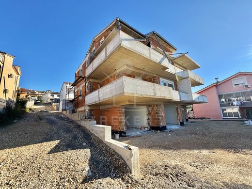Appartement de luxe à vendre à Crikvenica, 350 000 €, Photo 2