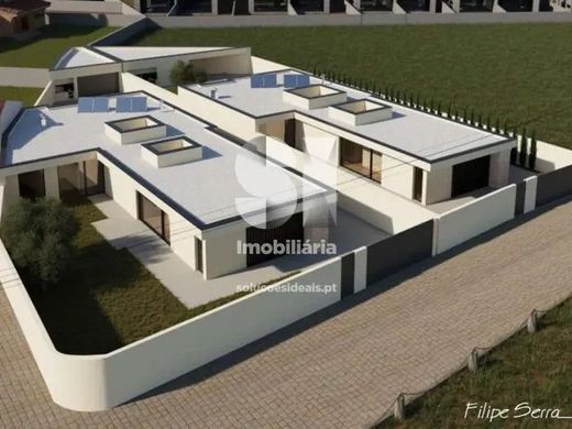 Luxury House for sale in Aver-O-Mar, 483 000 €, Photo 1
