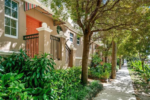 Luxury House for sale in Miami, 469 967 €, Photo 1