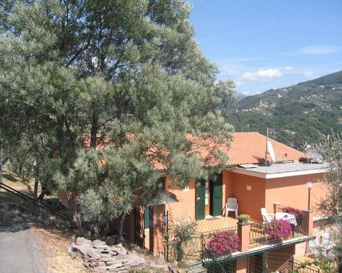 Luxury House for sale in Chiavari, 750 000 €, Photo 1