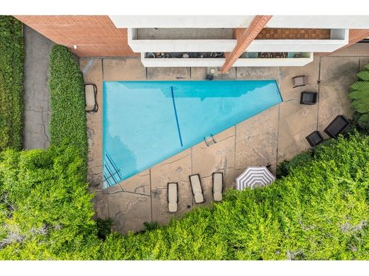 Luxury Apartment for sale in Los Angeles, 571 028 €, Photo 4