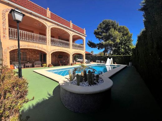 Luxury House for sale in Benidorm, 850 000 €, Photo 1