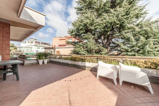 Appartement de luxe à vendre à Rome, 745 000 €, Photo 2