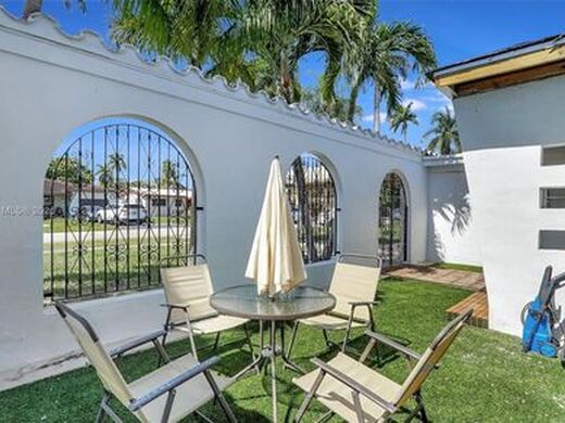 Luxury House for sale in Hollywood, 480 729 €, Photo 3