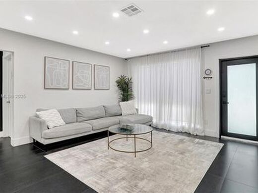 Luxury House for sale in Hollywood, 480 729 €, Photo 4