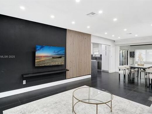 Luxury House for sale in Hollywood, 480 729 €, Photo 7