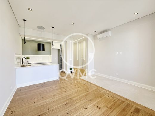 Luxury Apartment for sale in Lisbon, 630 000 €, Photo 2