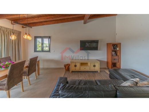 Luxury House for sale in Faro, 560 000 €, Photo 2