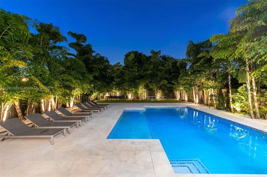 Luxury House for sale in Miami, 2 135 360 €, Photo 2