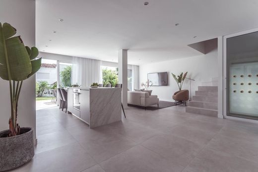 Luxury House for sale in Marbella, 895 000 €, Photo 3